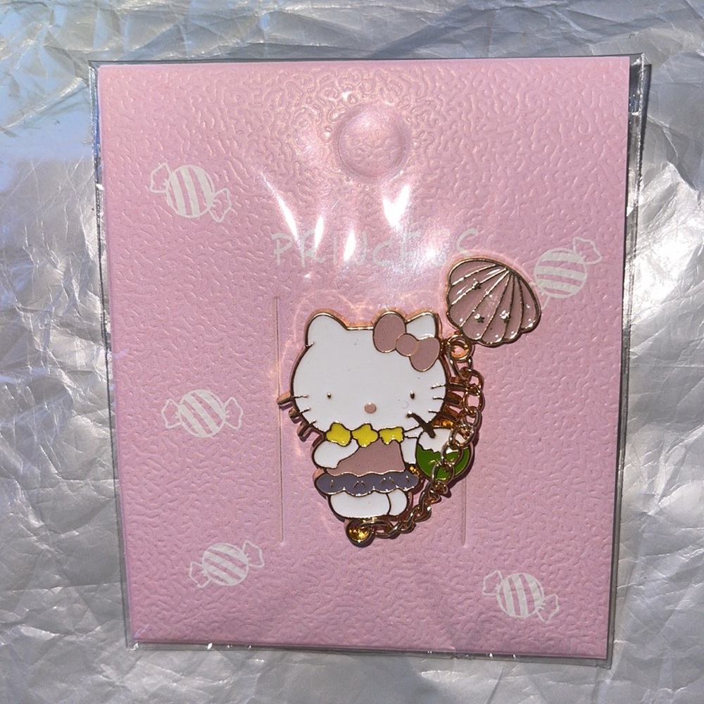 Hello Kitty Brooch Pin - Picture 3 of 5